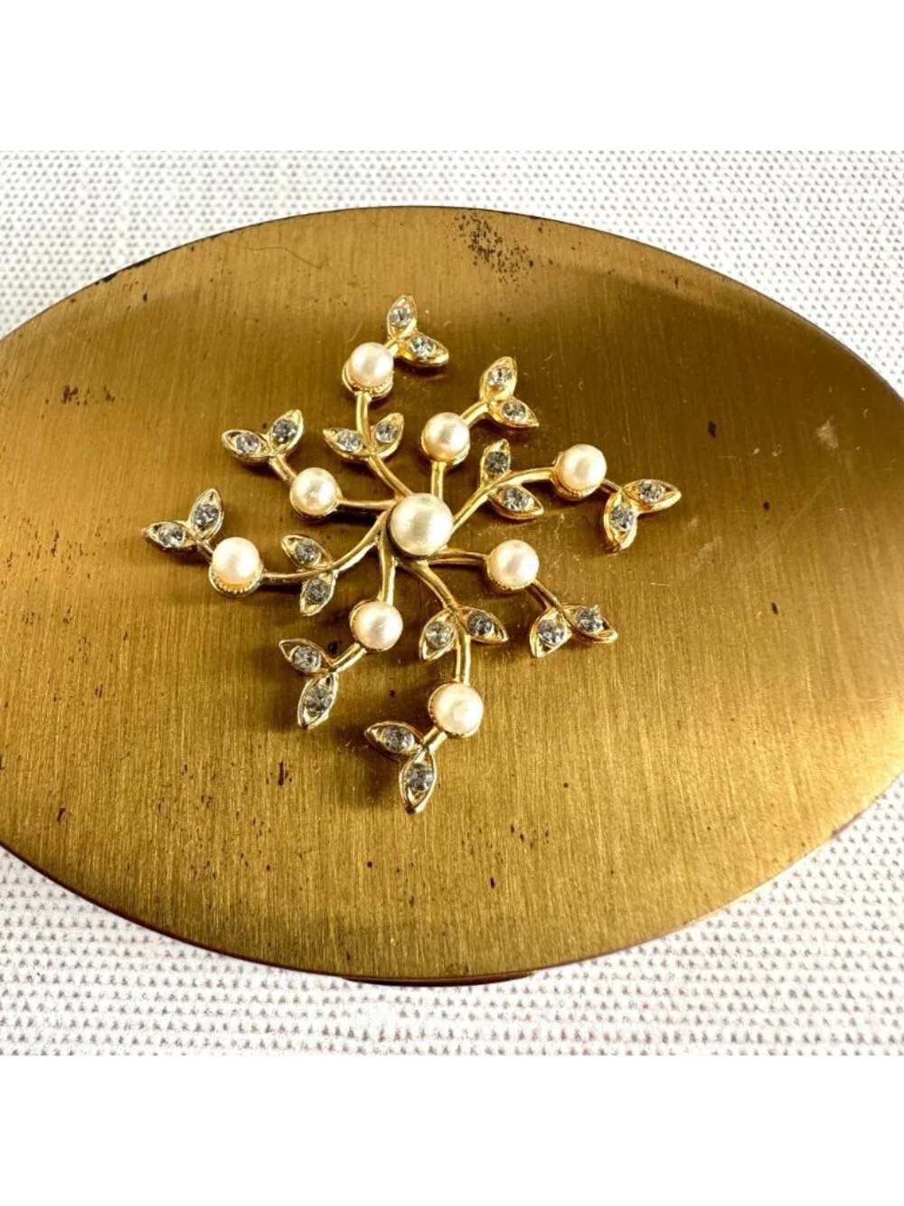 Vintage Gold Tone Oval Powder Compact Faux Pearl Rhinestone Branch 1950s - Picture 3 of 8